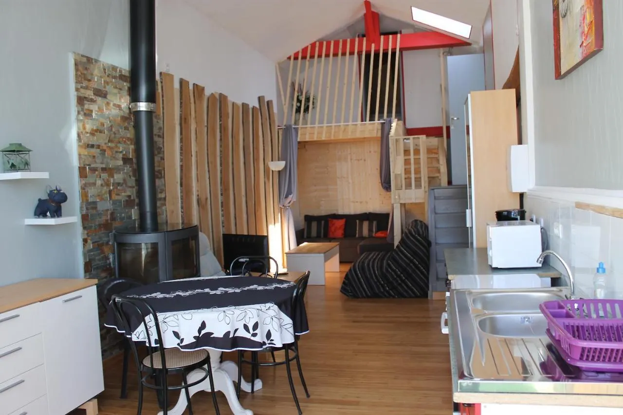 Le Relais Des Planquettes Bed & Breakfast Saint-Etienne-Cantales France